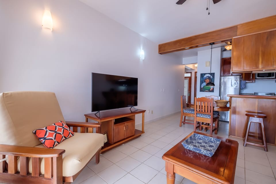 Coral Bay Villas - Living Room and Kitchen
