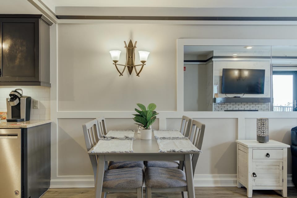 The dining area has seating for 4 guests