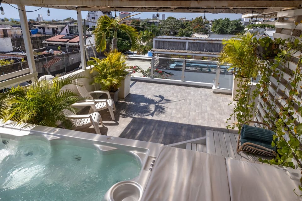 Outdoor spa tub