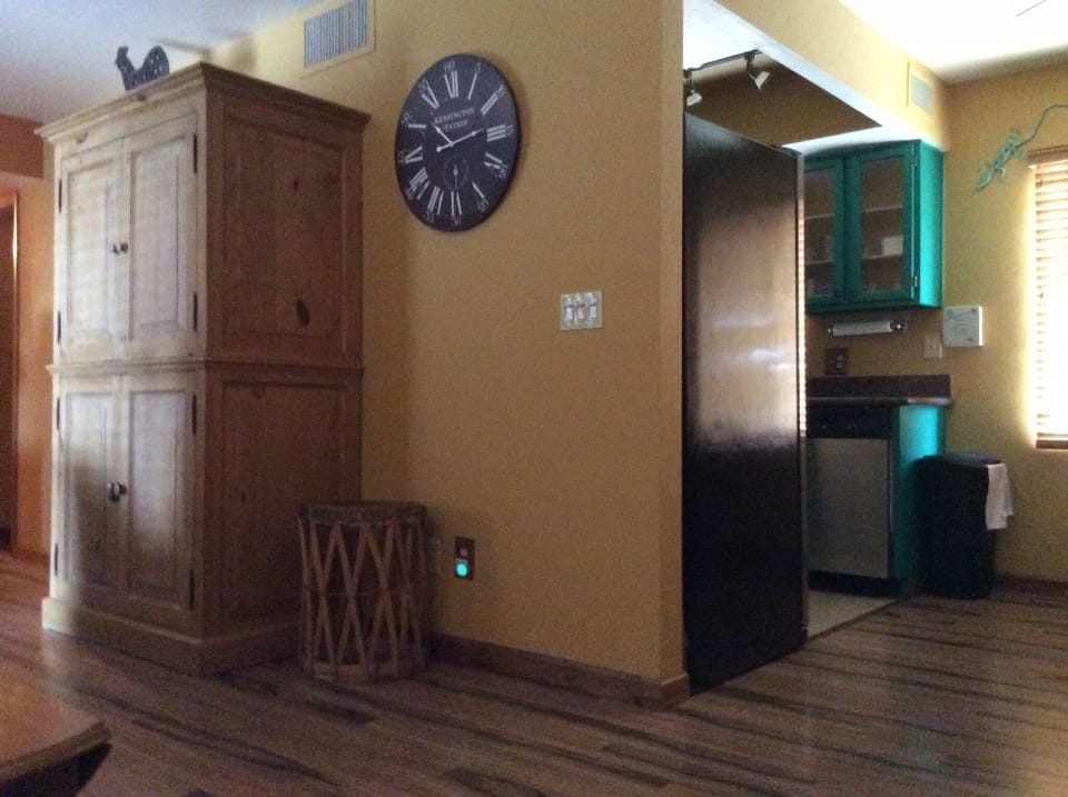 Entry to kitchen 