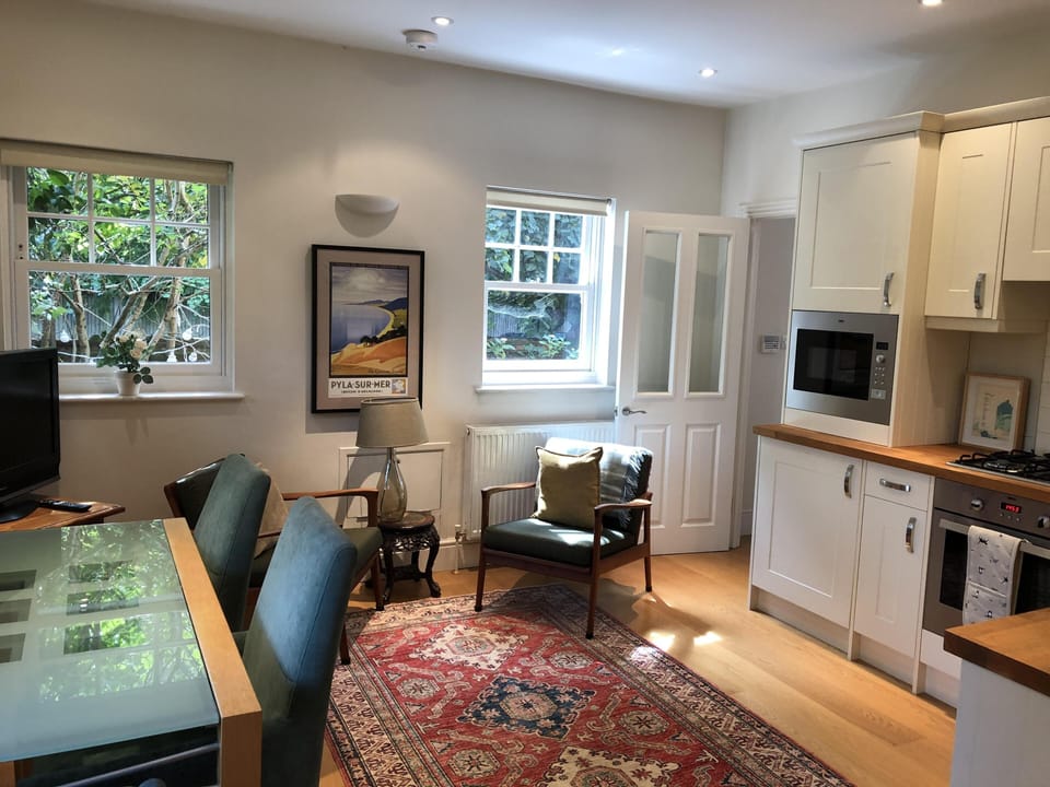 The cosy and charming kitchen/sitting room 