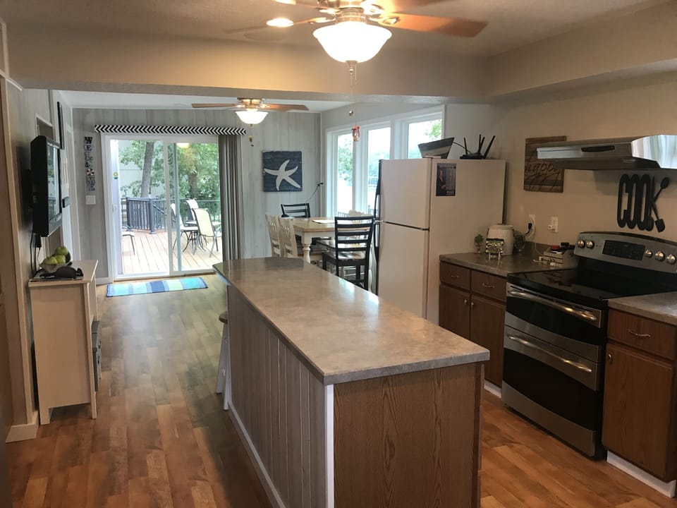 Kitchen and Dining room. 