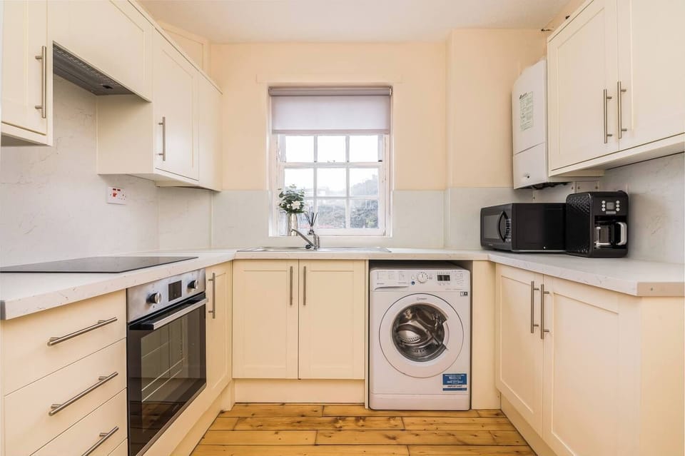 Newly renovated and well equipped kitchen including a coffee machine