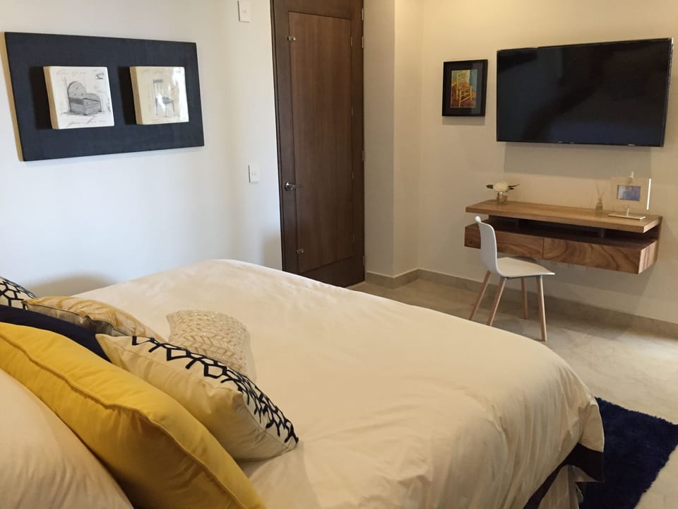 Second bedroom with desk