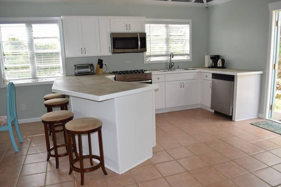 Stainless steel appliances and tons of counter space!