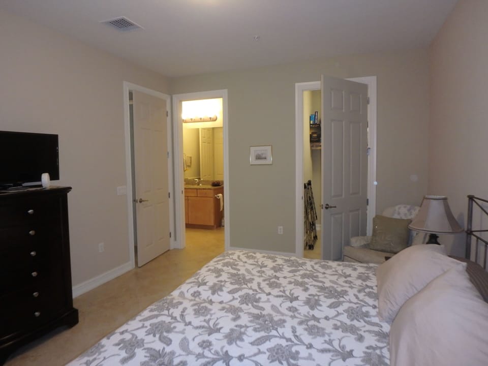 Spare Room with view to en-suit & walk in closet