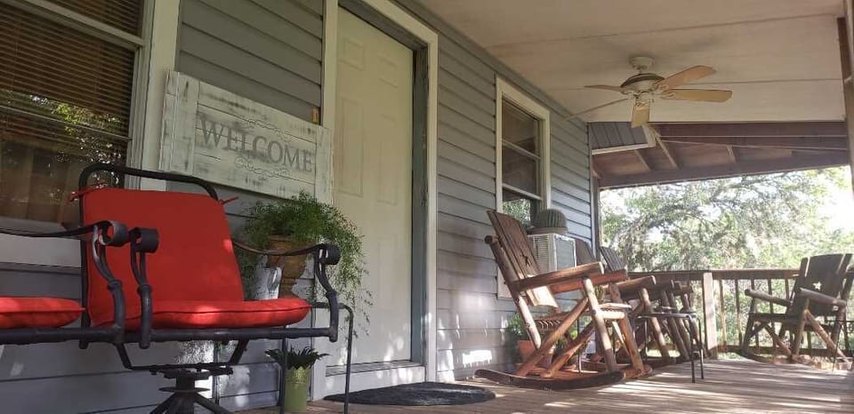 The Homestead welcomes our guests with classic Texas hospitality! We're thrilled to have you here, and we love it when old friends return, too.