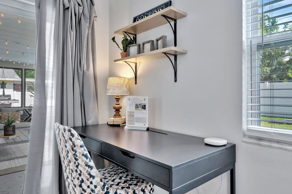 Work station.  High speed wifi.