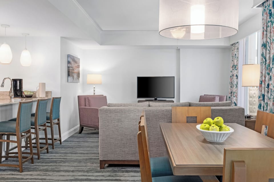 Two-Bedroom-Mobility-Dining-1-Towers-on-the-Grove