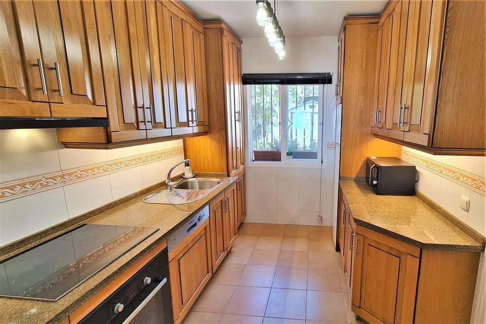 Another image of the fully equipped kitchen