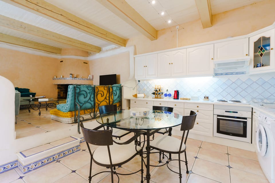 Kitchen area