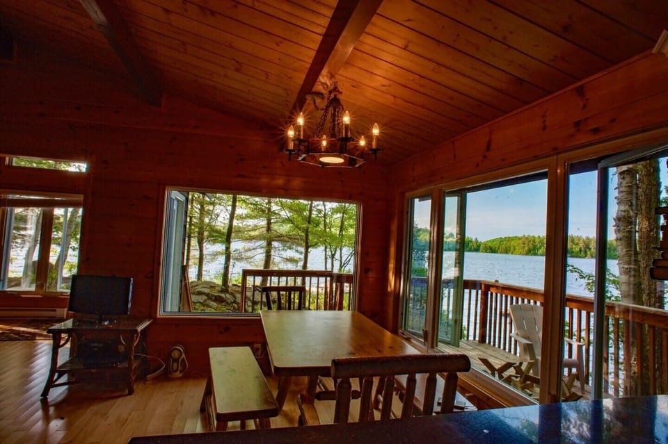 Muskoka Dinning Table