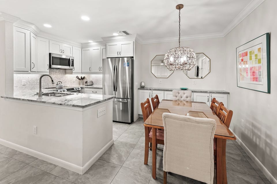 Dining & Kitchen