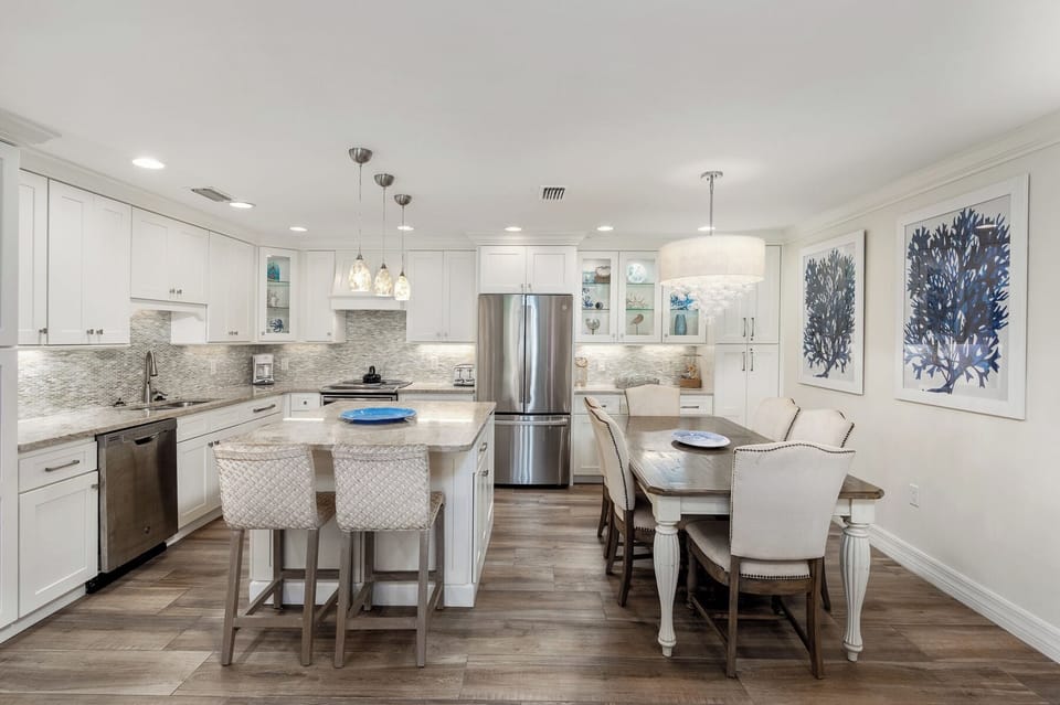 Dining & Kitchen