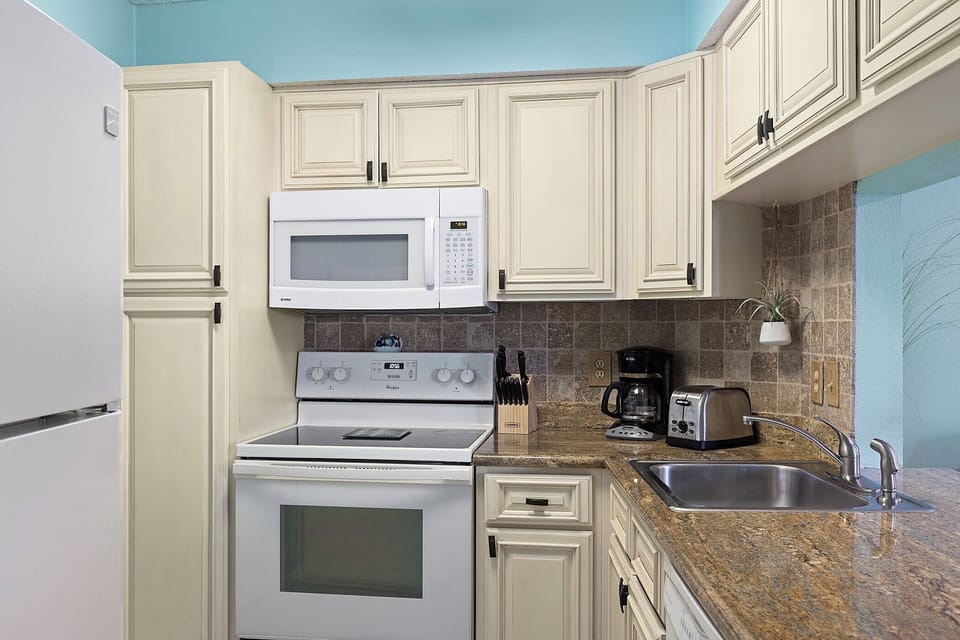 Fully Stocked Kitchen