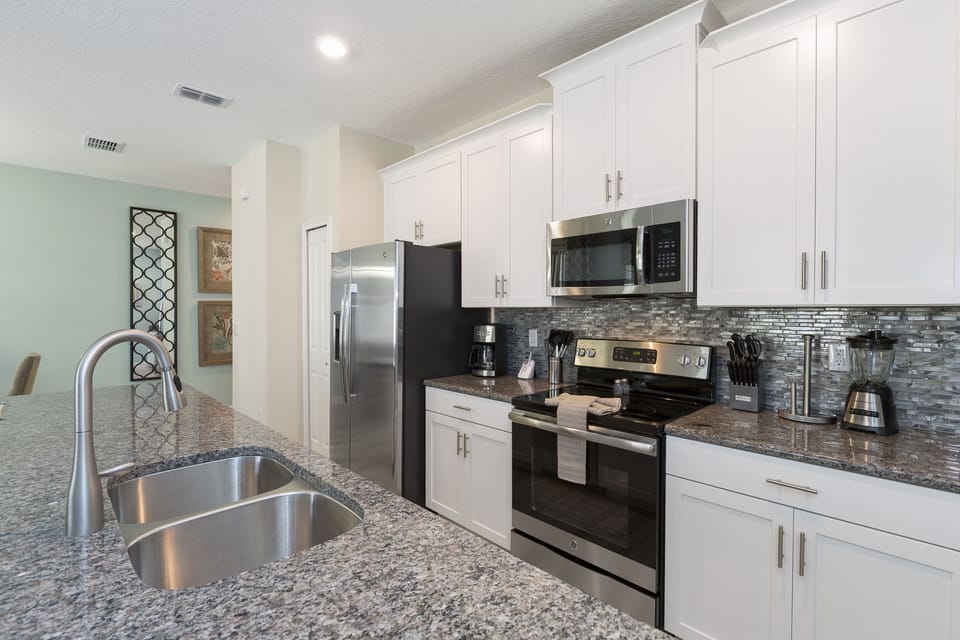 02_High_End_Kitchen_0721.jpg