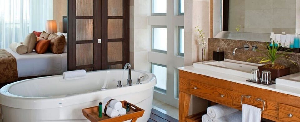 soaker tub with all the amenities