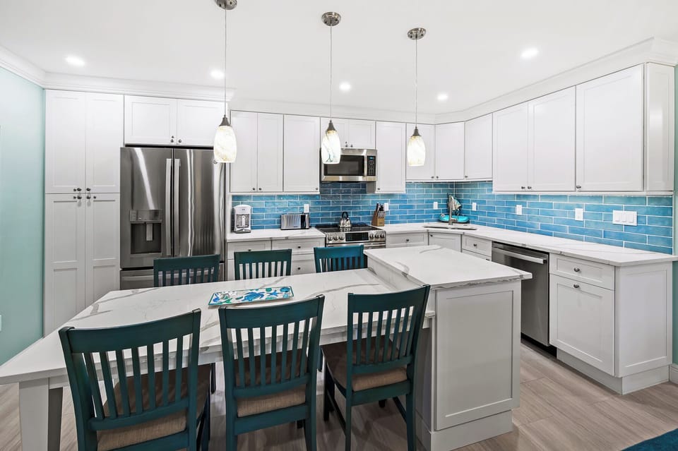 Dining & Kitchen