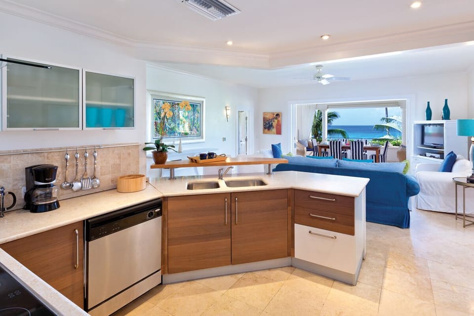 Schooner Bay 207 - Kitchen