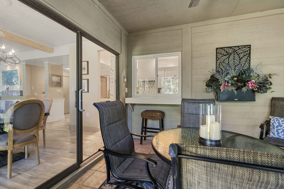 Screen Porch