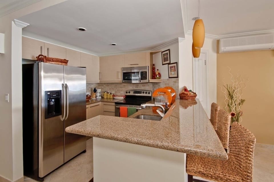 Sapphire Beach 118  -Beautiful Modern Kitchen