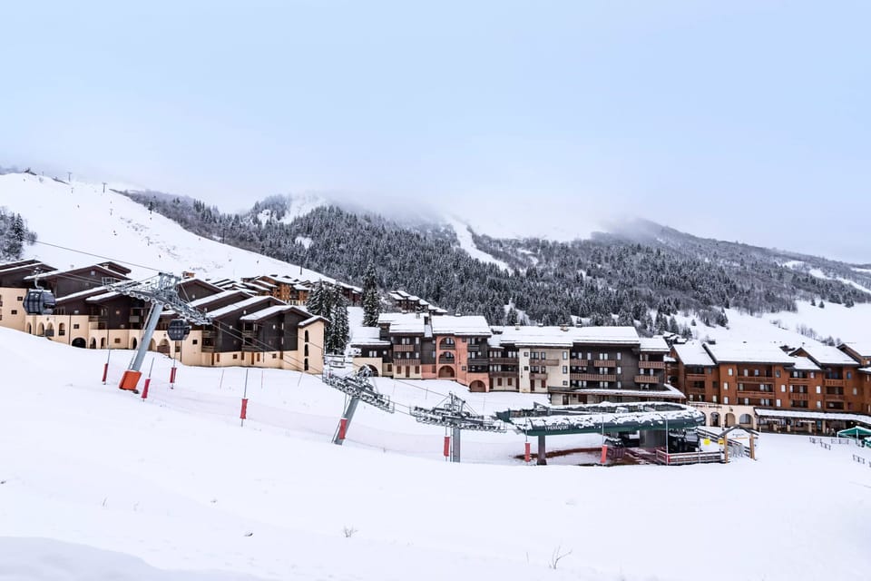 Snow and ski sports