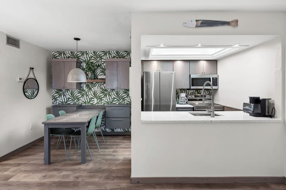 Dining & Kitchen
