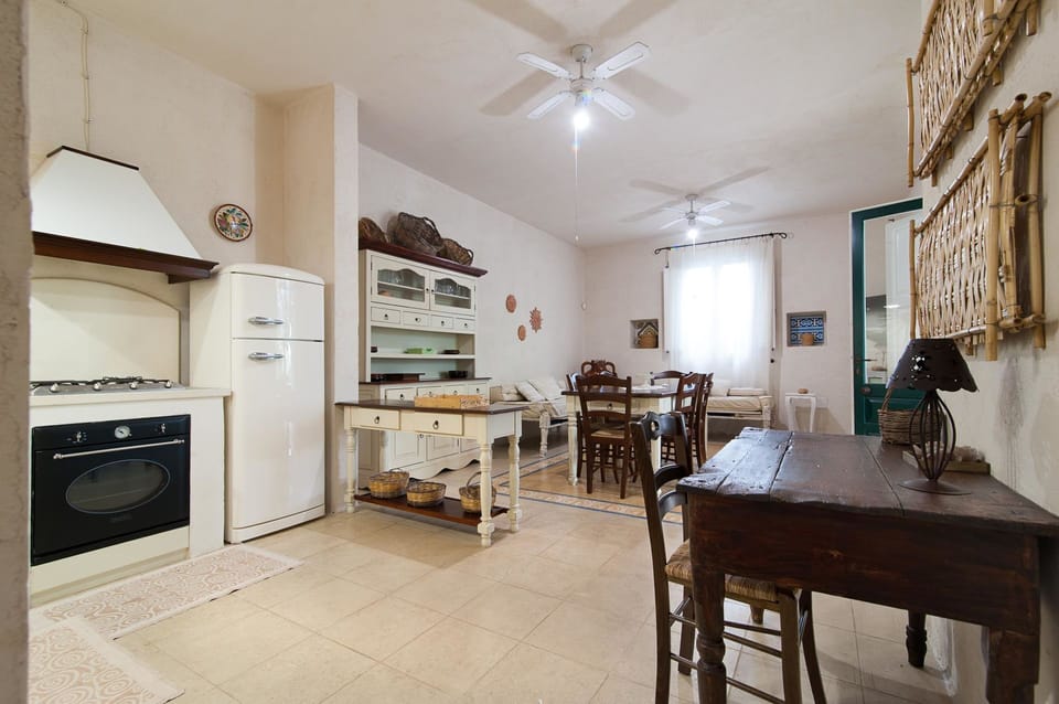 Dining Room, Kitchen