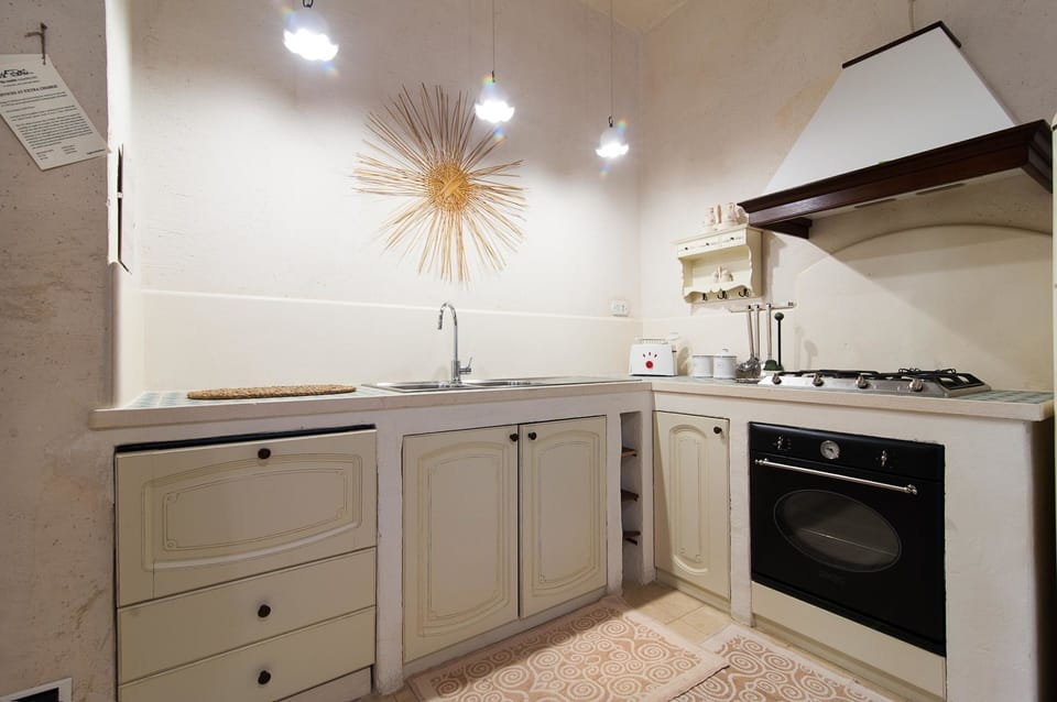 Dining Room, Kitchen