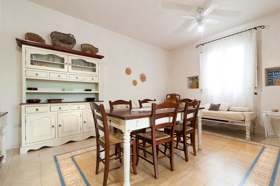 Dining Room, Kitchen