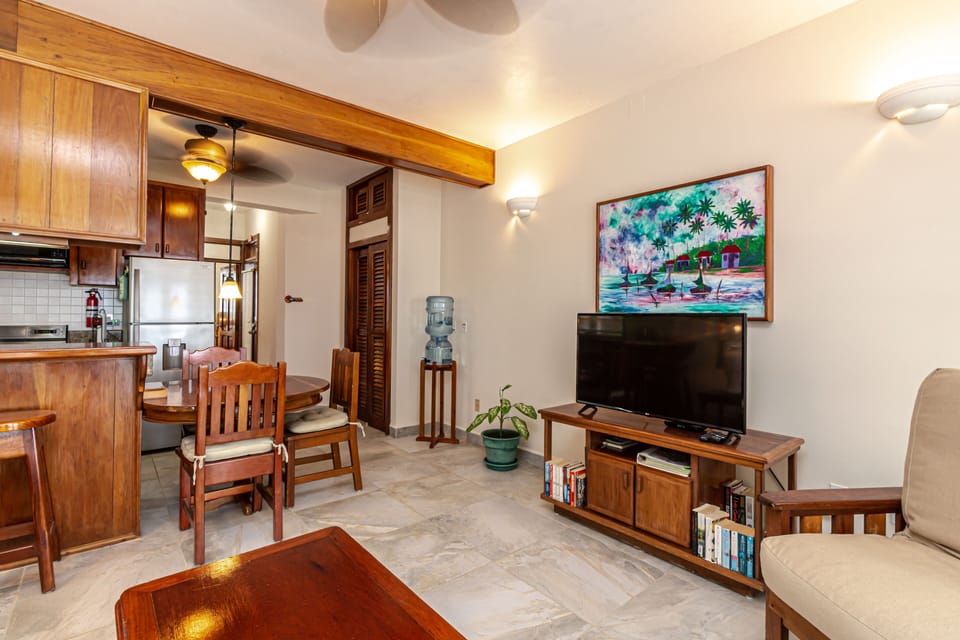 Coral Bay Villas - Living Room And Kitchen