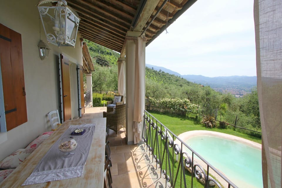 Balcony / Terrace / Patio