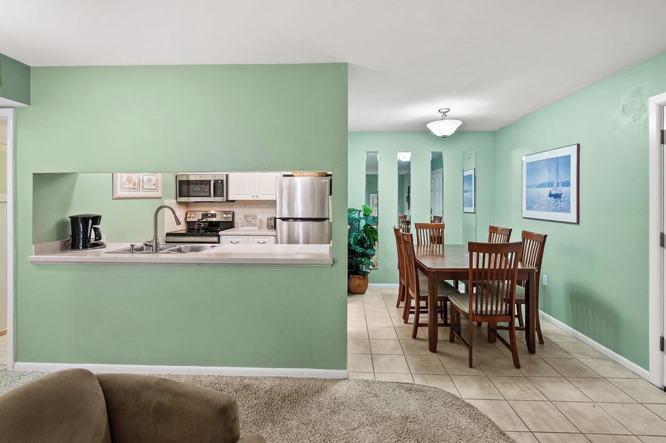Dining & Kitchen