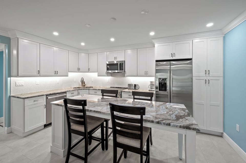 Dining & Kitchen