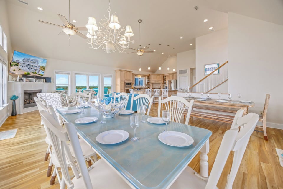 Surf or Sound Realty - 840 - Lucky Oyster - Dining Area -3