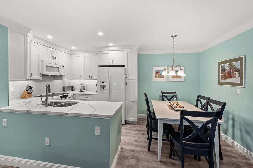 Dining & Kitchen