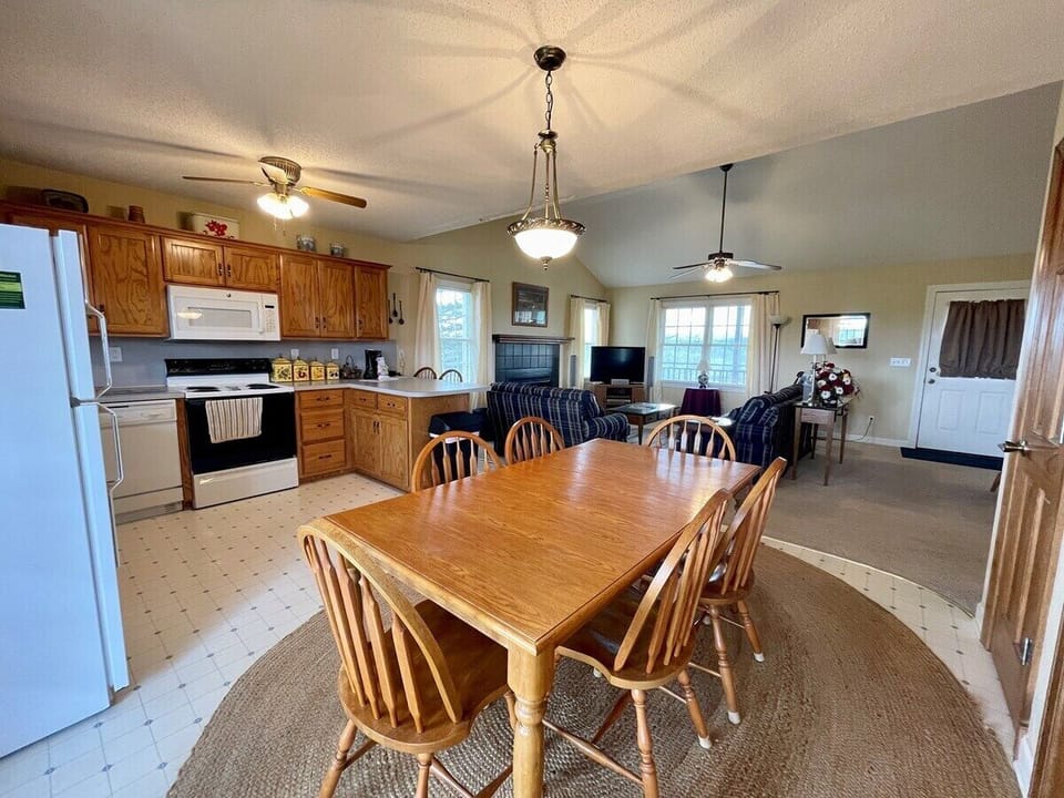 Dining Area, Open to Kitchen & Living Room