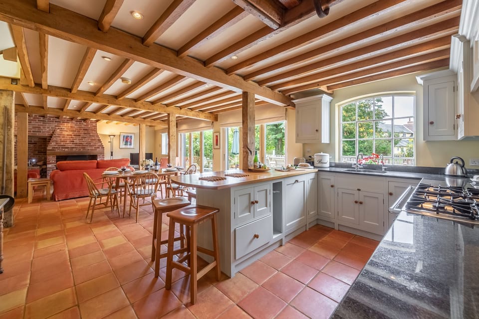 The Granary, Hacheston:Converted and furnished to the very highest standards