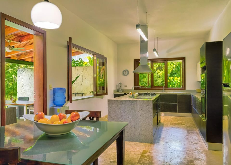 Villa Caballet – A Oasis with Golf Course Views (6640)