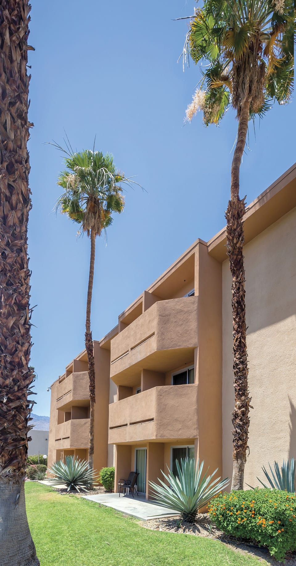 Palm_20Springs_20Plaza_20WBW_20EX_20008