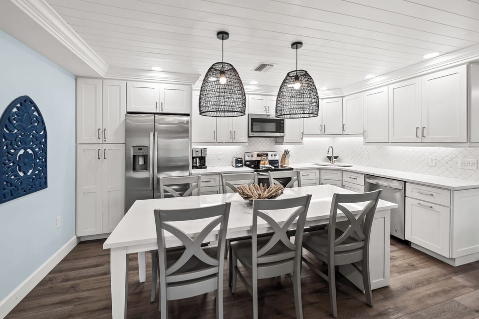 Dining & Kitchen