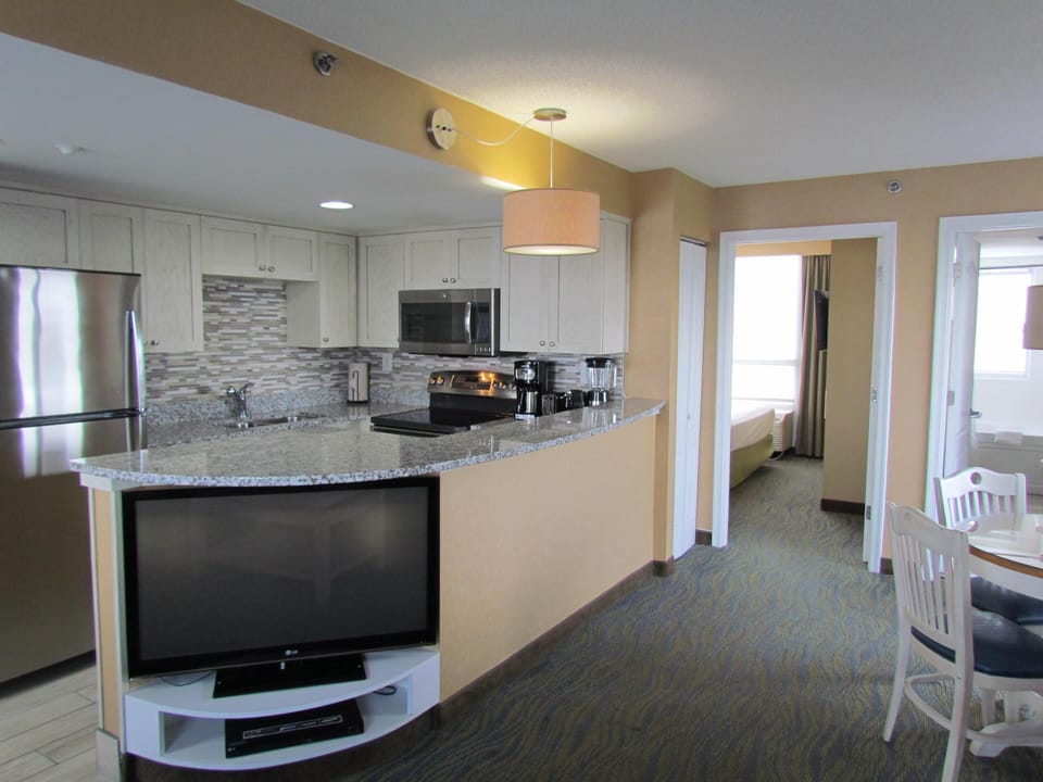 1BR Suite - Kitchen - Boardwalk Resort and Villas-min