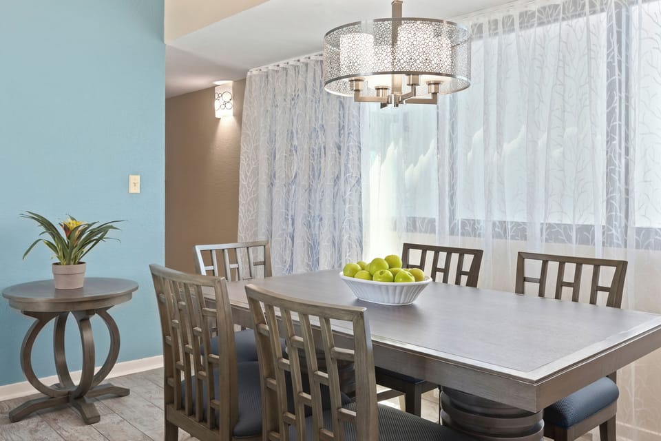 dining-westwinds-cw-2br-dlx-601-in-003