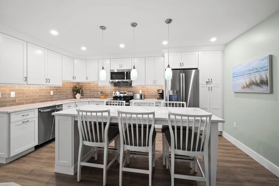 Dining & Kitchen