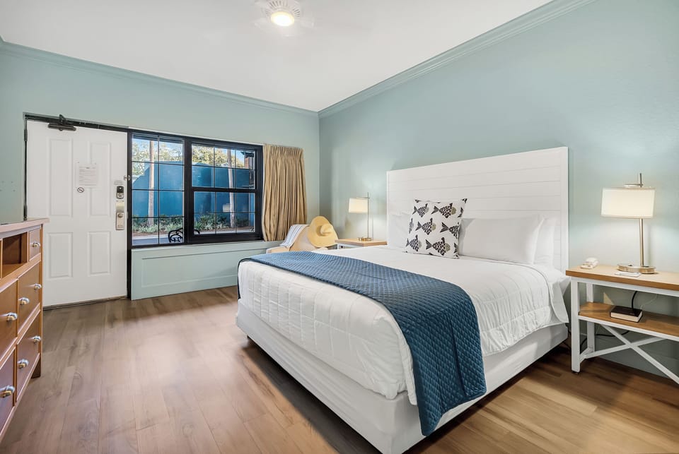 Spacious King Room with Large windows