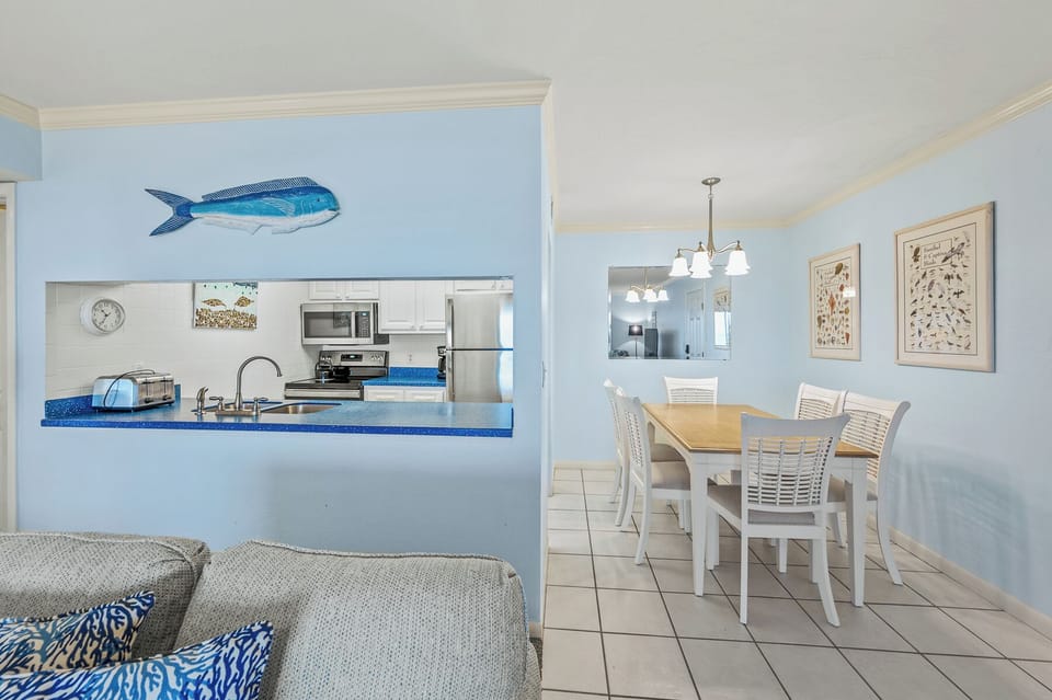 Dining & Kitchen