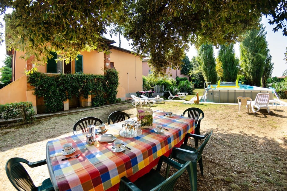Balcony / Terrace / Patio, Building Exterior, Garden, Outdoor, Pool