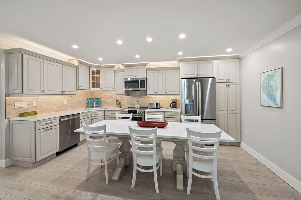 Dining & Kitchen