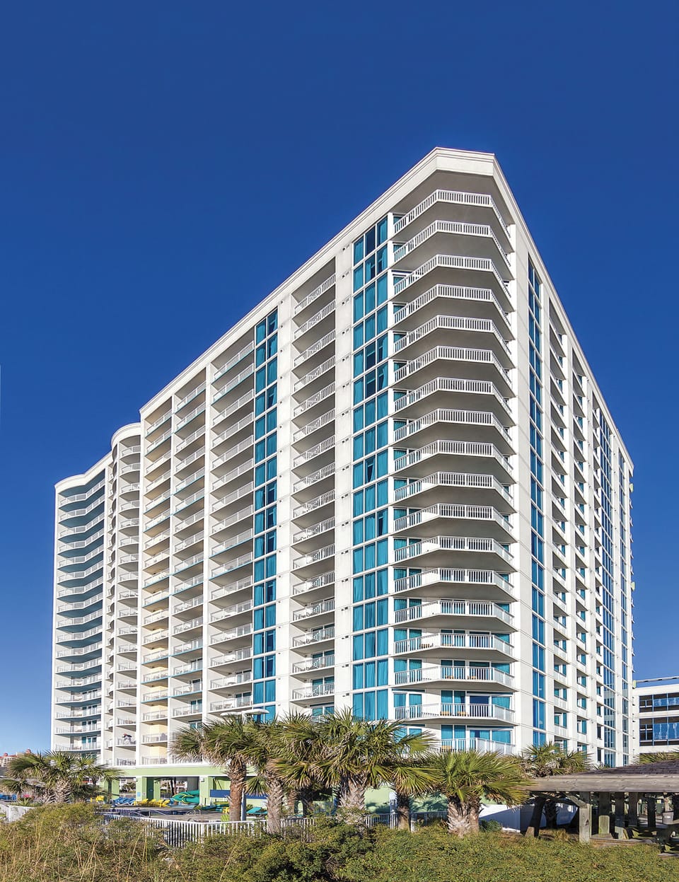 Exterior-3-Towers-on-the-Grove