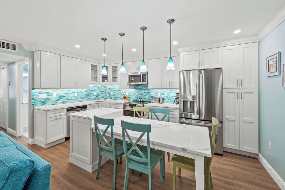 Dining & Kitchen